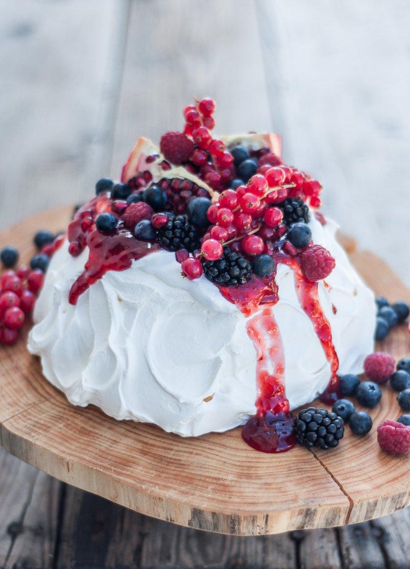Foto em destaque de Pavlova de Frutos Vermelhos