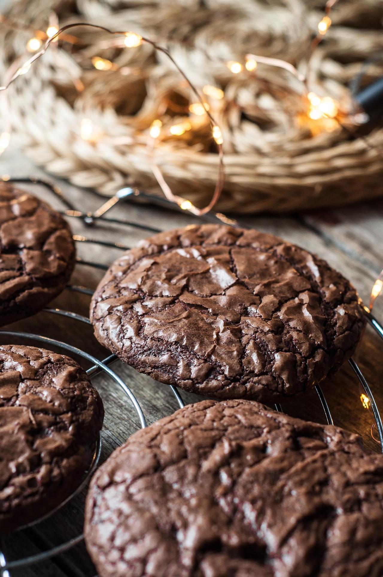 Foto em destaque de Brownie Crinkle Cookies