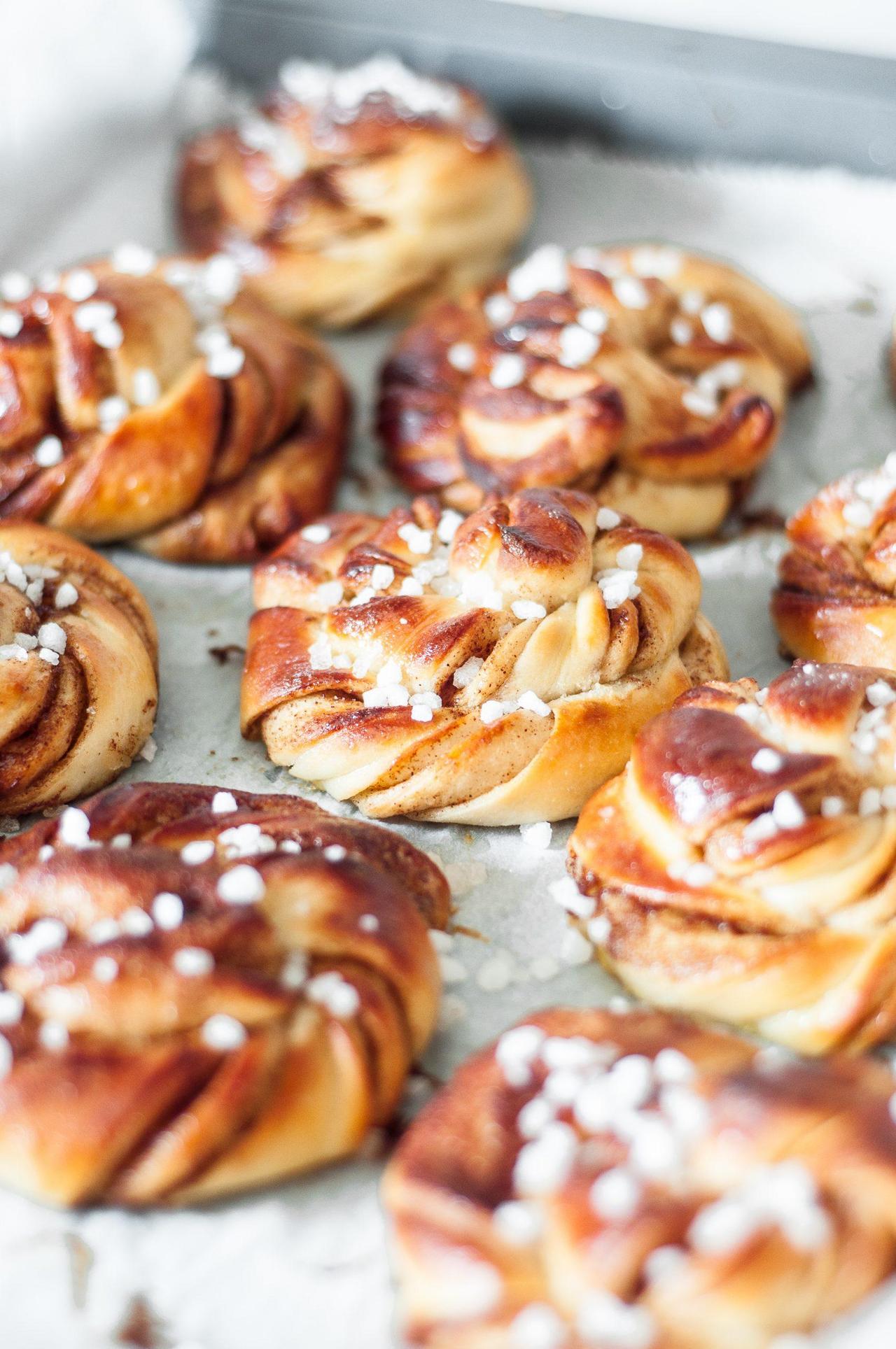 Foto em destaque de Kanelbullar - Bolinhos de Canela